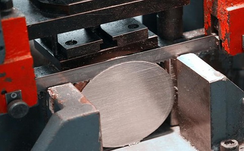 儋州影响双金属带锯条使用寿命的主要因素有哪些？